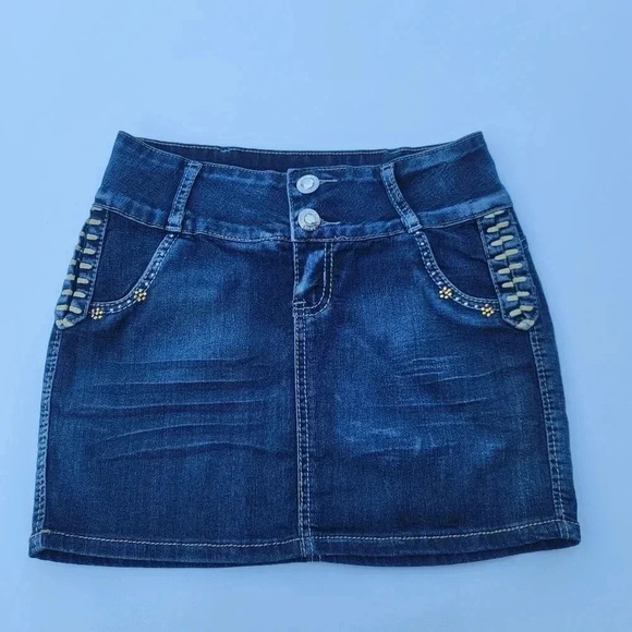 Silver Diva Blue Jeans Denim Mini Skirt Distressed Juniors w.26 Sz 5 - Picture 1 of 10